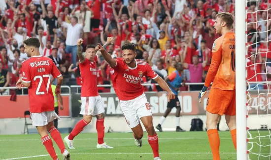 本菲卡：欧冠&ldquo;逆袭剧本&rdquo;的完美演绎者